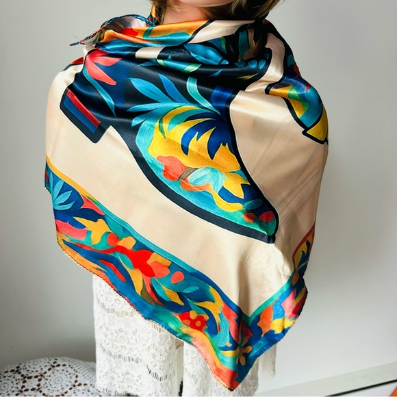 Colorful Floral  Scarf 85cm/85cm - Picture 2 of 5
